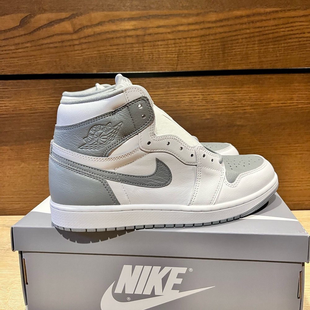 Air Jordan 1 High Grey New in Box Size 9